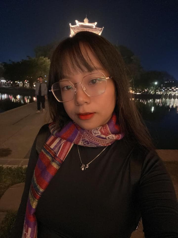 Cô bạn Việt Nam này cũng đu trend với góc chụp ấn tượng.