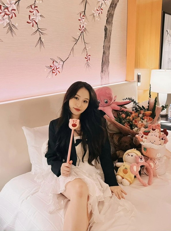 Bất chấp những tranh cãi, video cover "Chúng ta của tương lai" mà nàng Tiktoker thể hiện vẫn thu hút cả triệu lượt xem, cùng hàng nghìn lượt tương tác trên Tiktok.