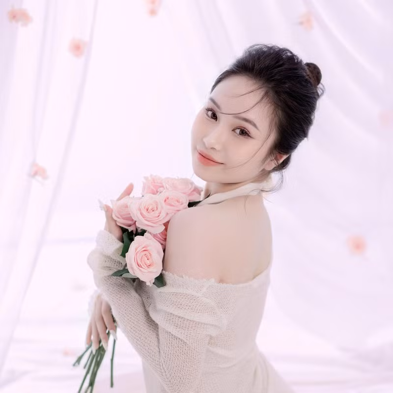 Tài khoản Tiktok của cô nàng hiện có hơn 2,2 triệu người theo dõi.