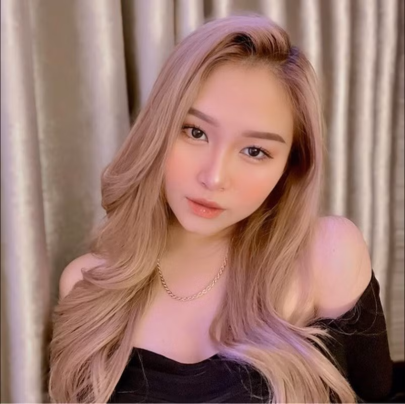 Tuy vậy, vẫn có những người ủng hộ Mây quay trở lại với ca hát, "nghe âm nhạc chứ không nghe đời tư".