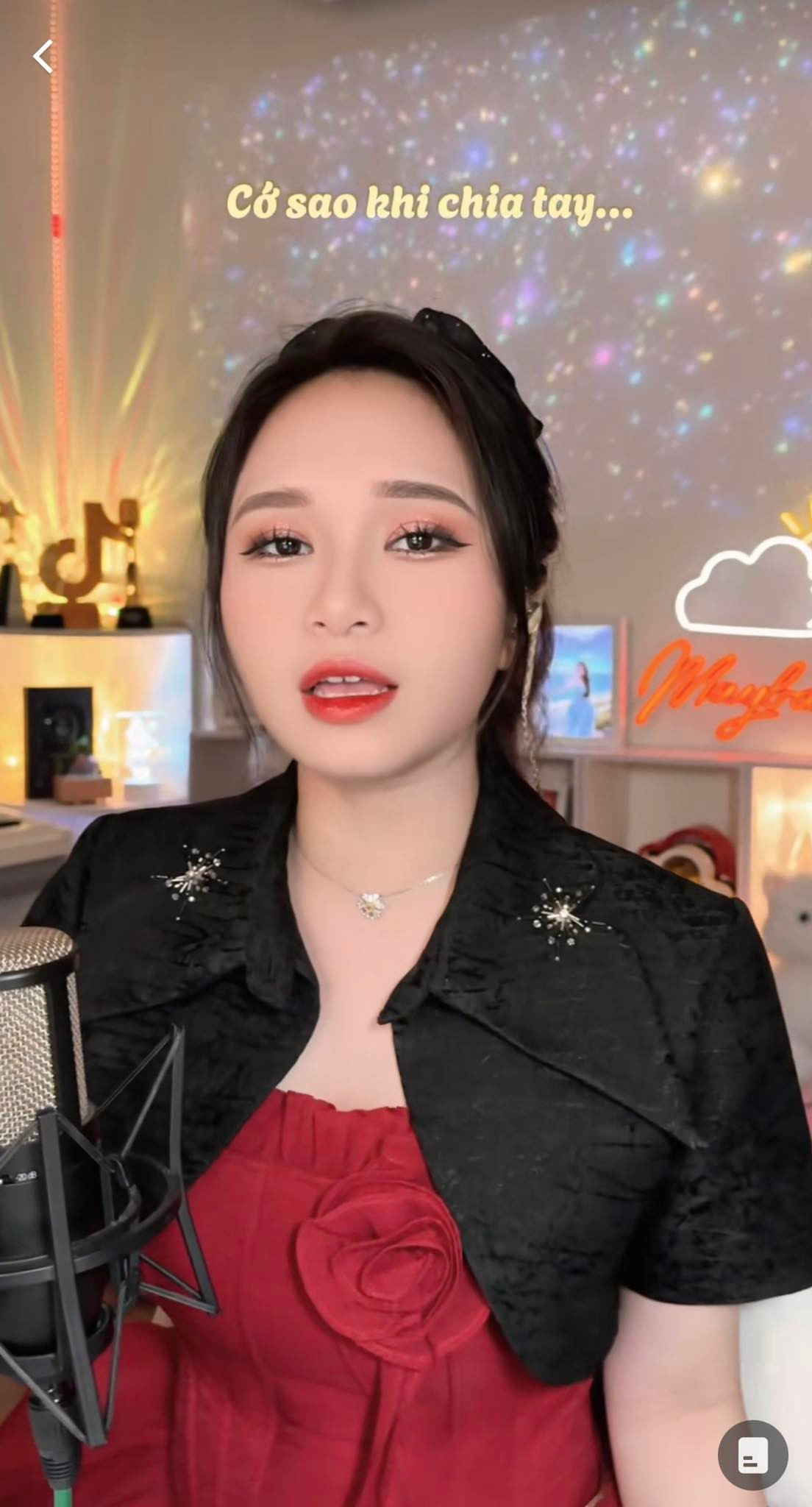 Tuy nhiên vào năm ngoái, TikToker Mây Bae bất ngờ bị tố là tiểu tam, yêu người đàn ông đã có vợ và 4 con. Sau biến cố này, cô đành phải lên trạng thái trần tình, đồng thời tạm dừng lại hoạt động ca hát cover trên Tiktok cá nhân.