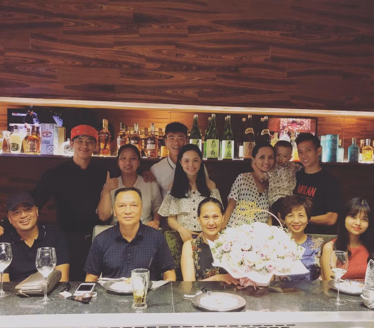 Trên trang cá nhân, Quỳnh Anh nhiều lần khoe mẹ, cho biết mẹ cô là một người cực kỳ tuyệt vời.