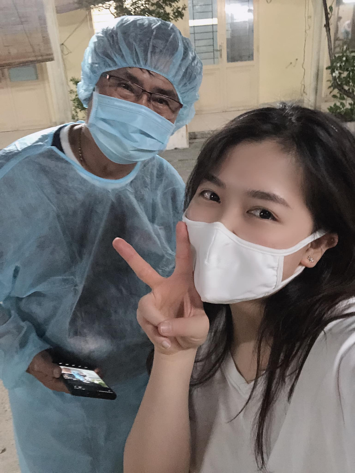 Hàn Quốc hiện đang là ổ dịch Covid-19 lớn thứ 2 trên thế giới chỉ sau Trung Quốc. Những ngày gần đây, nhiều công dân Việt Nam trở về từ vùng dịch cố tình trốn cách ly 14 ngày theo quy định của Nhà nước khiến nhiều người bức xúc bởi lẽ đây là căn bệnh nguy hiểm và dễ dàng lây lan. c