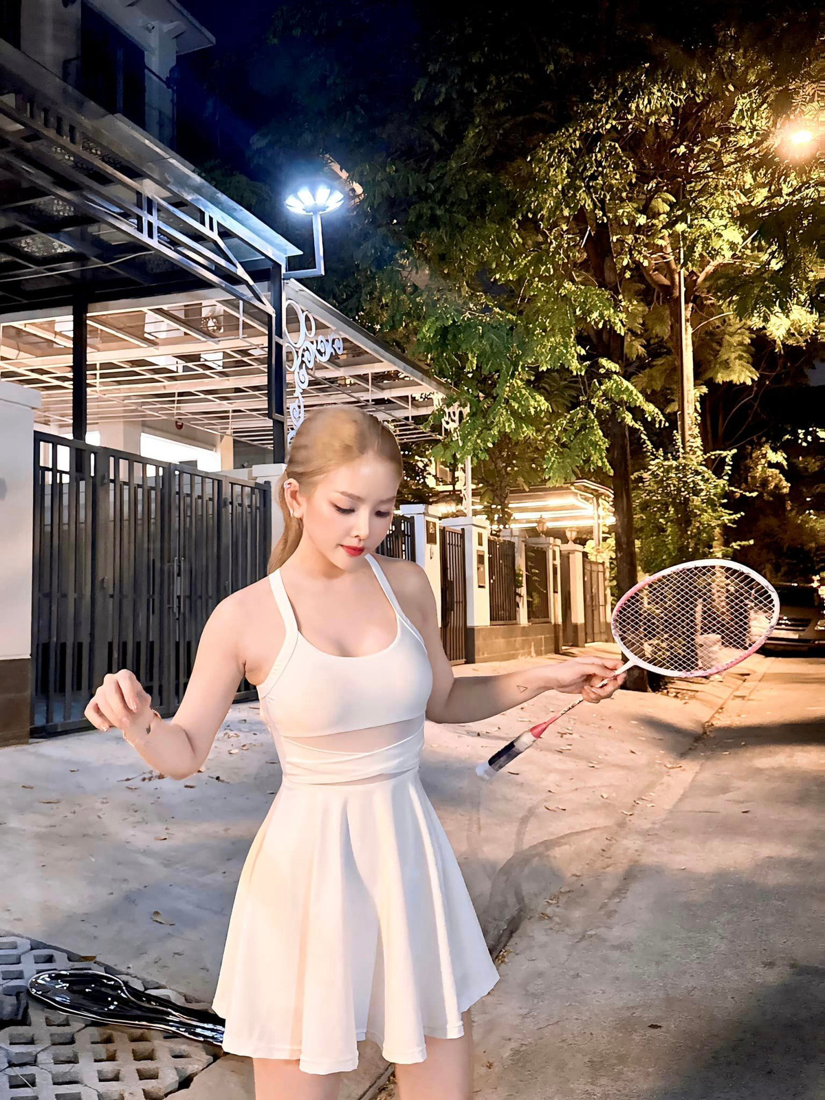 DJ Mie sinh năm 1995, tên thật là Trương Tiểu My. Cô bắt đầu được khán giả chú ý khi tham gia "Rap Việt" năm 2020. Nhờ gương mặt khả ái cùng vóc dáng gợi cảm, nữ DJ này gây "sốt" mỗi lần xuất hiện hỗ trợ các thí sinh.