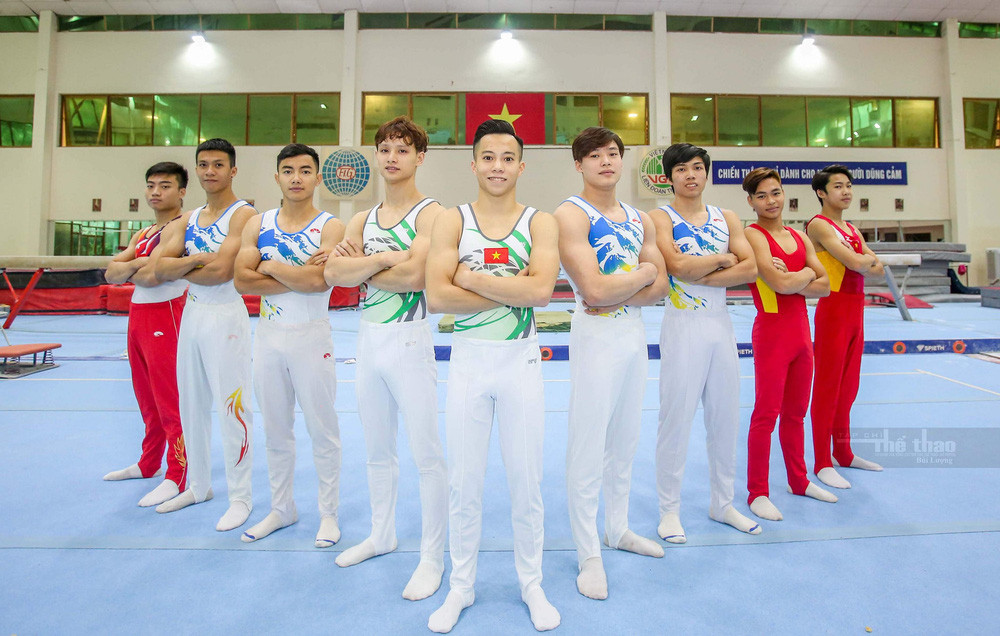 Phương Thành sinh năm 1995 tại Cầu Giấy, Hà Nội. Gia đình không có điều kiện, bố làm xe ôm, mẹ bán rau củ ngoài chợ, đây chính là động lực để anh chàng cố gắng từng ngày.