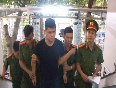 Bac si hiep dam nu dieu duong o Hue: Khoi to them toi danh