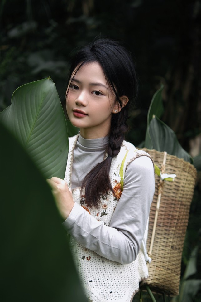 Sinh ra và lớn lên ở Nghệ An, từng giai điệu ví giặm, từng câu từ địa phương, món ăn đặc trưng gắn liền với cuộc sống của Lâm Anh từ tuổi thơ, hiện tại và cả sau này.