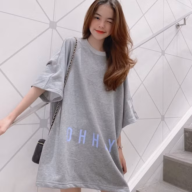 Lê Gia Linh (nickname Meo Xinh, sinh năm 2006, trường Liên cấp Việt - Úc Hà Nội) cũng là cái tên nổi đình đám khi sở hữu lượng follow và subscribe khá khủng trên MXH.