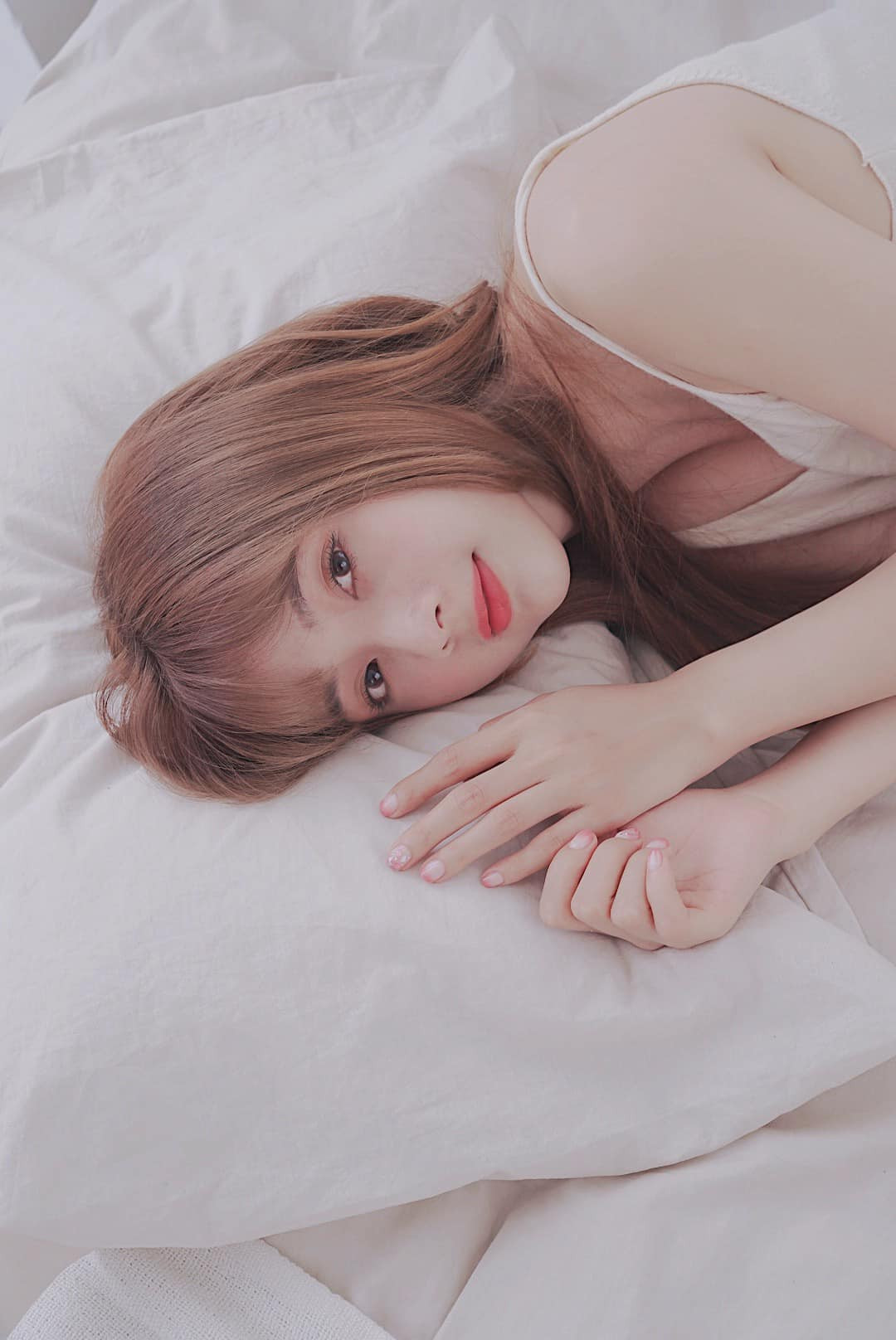 Bên cạnh đó, Lan Hương còn cực kỳ chăm chỉ làm KOL cho các nhãn hàng, tham dự sự kiện,...Ở tuổi 25, cô nàng đã tự mua cho bản thân một căn nhà tại TP HCM.