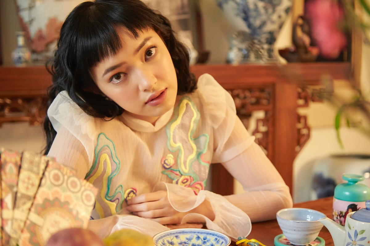 Cô nàng là fashionista đình đám, thường xuyên xuất hiện tại các sự kiện thời trang lớn tại Việt Nam và trên thế giới. Mới đây cô cũng cho ra mắt thương hiệu son riêng.