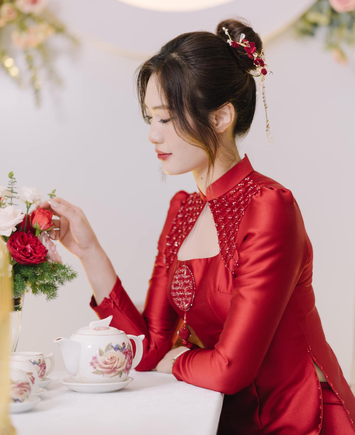 Việt Hương xinh đẹp trong ngày vui của chính mình.