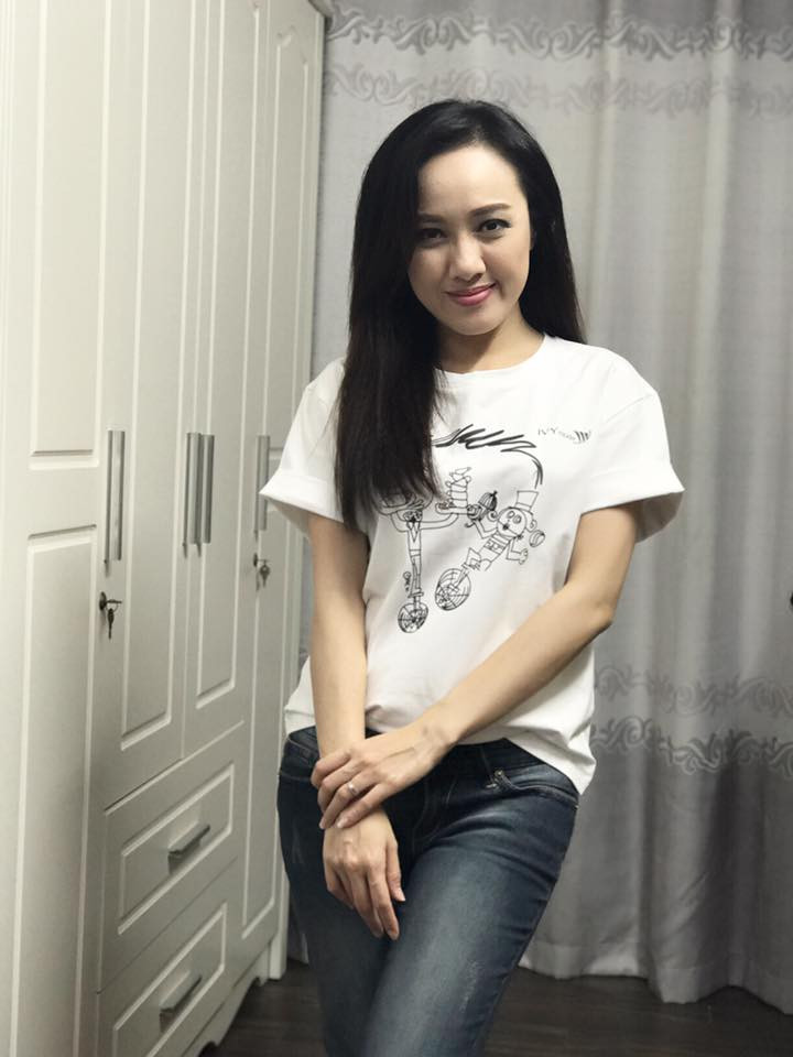 Hoài Anh sở hữu làn da trắng mịn màng cùng vóc dáng mảnh mai.