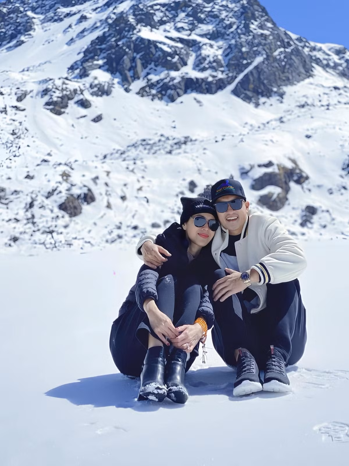 Năm 2021, thông tin Thủy Tiên xây biệt thự mới nhận được nhiều sự quan tâm. Thời điểm đó, việc Thuỷ Tiên - Công Vinh xây lại nhà cũng nhận phải không ít ồn ào thị phi. Có lẽ vì thế nên sau khi xây nhà, Thuỷ Tiên - Công Vinh ít khi cập nhật hình ảnh về căn biệt thự mới.