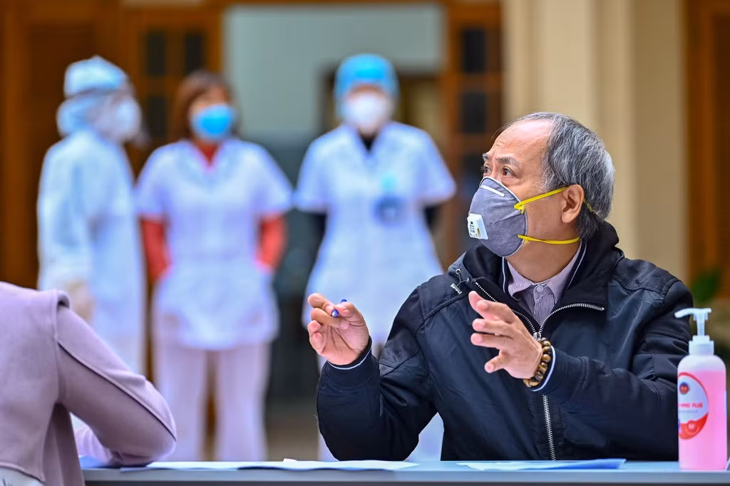 Ha Noi ra soat toan bo viec mua sam thiet bi y te-Hinh-2