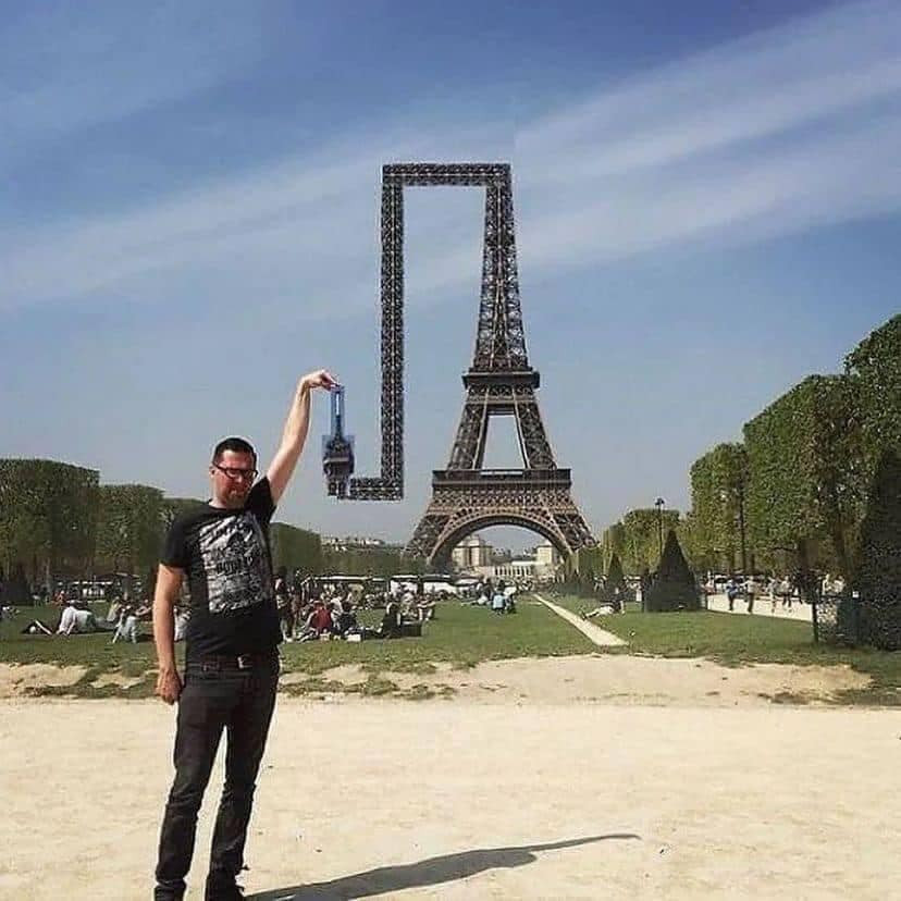 Chắc có lẽ anh chàng này sẽ chừa không dám lên mạng nhờ photoshop gì nữa.