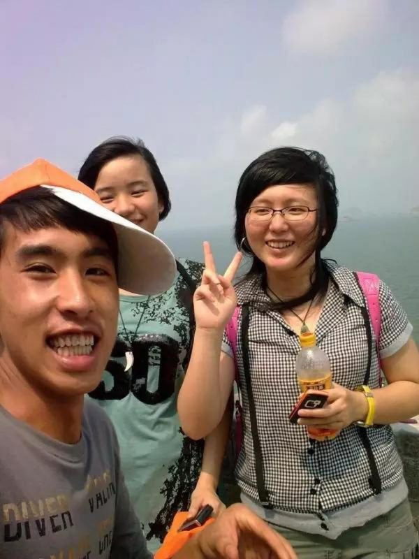 Tiểu Lạc (23 tuổi, đến từ Trung Quốc) vốn là một cô nàng mập mạp nhưng sau khi bị người cũ phản bội, cô nàng đã quyết tâm giảm cân, thay đổi ngoại hình.