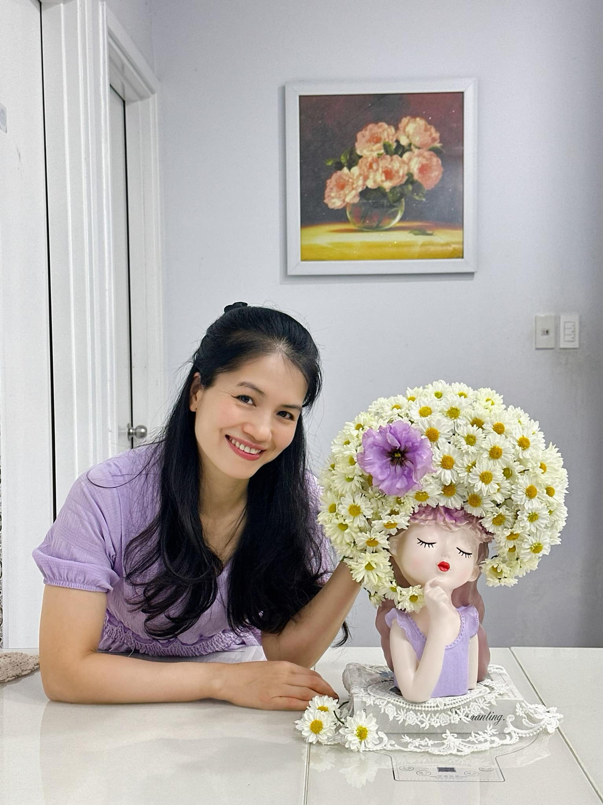 Từ đam mê cắm hoa và được nhiều người ủng hộ, Hà Lê xây dựng cho mình một shop bán đồ cắm hoa. Những sản phẩm xinh xắn cùng tâm huyết của mẹ đảm khiến nhiều người rất ấn tượng.