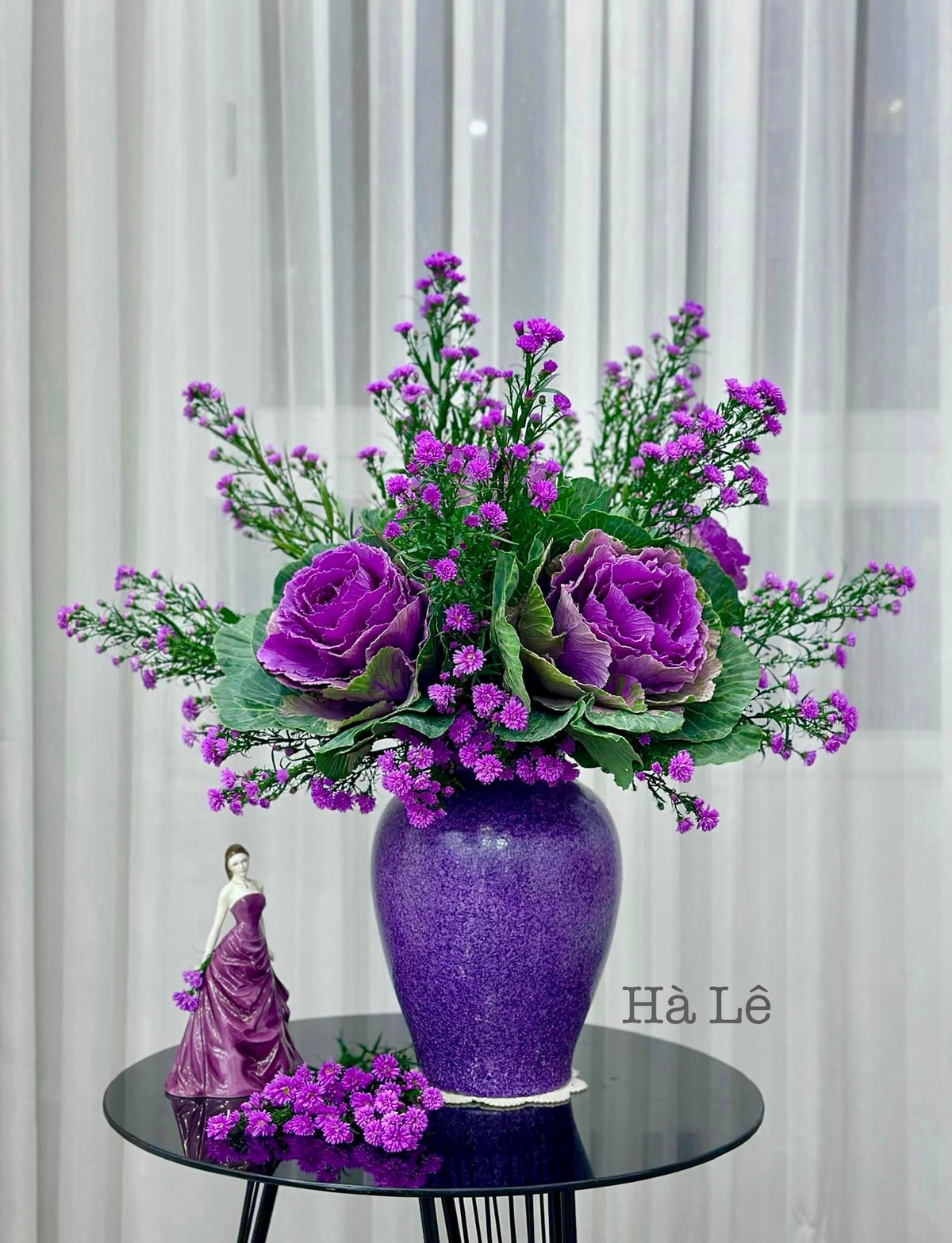 Rất nhiều loại hoa khác lạ đã được chị sưu tầm, đồng thời chị cũng nhận được nhiều loại hoa từ những chị em yêu hoa.