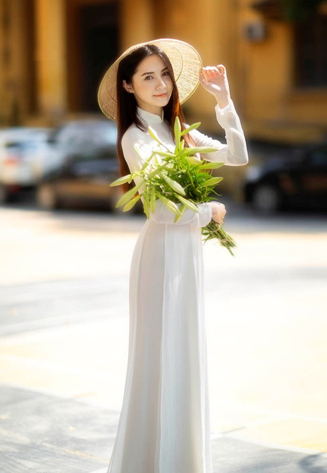 Được biết, hoa khôi Đại học Bách Khoa thời gian qua được nhắc tới có tên Trịnh Minh Tâm, cô nàng sinh năm 2000, quê Thanh Hóa. Cô bạn nàytừng vinh dự nhận giải miss Bách Khoa 4.0 năm 2018.