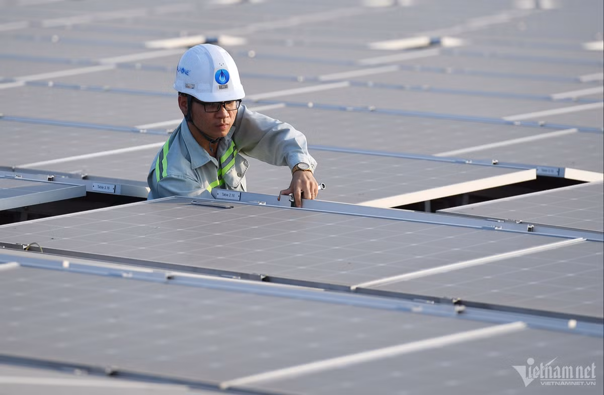 Bộ Công Thương họp về 154 dự án điện mặt trời Bo Cong Thuong hop ve 154 du an dien mat troi