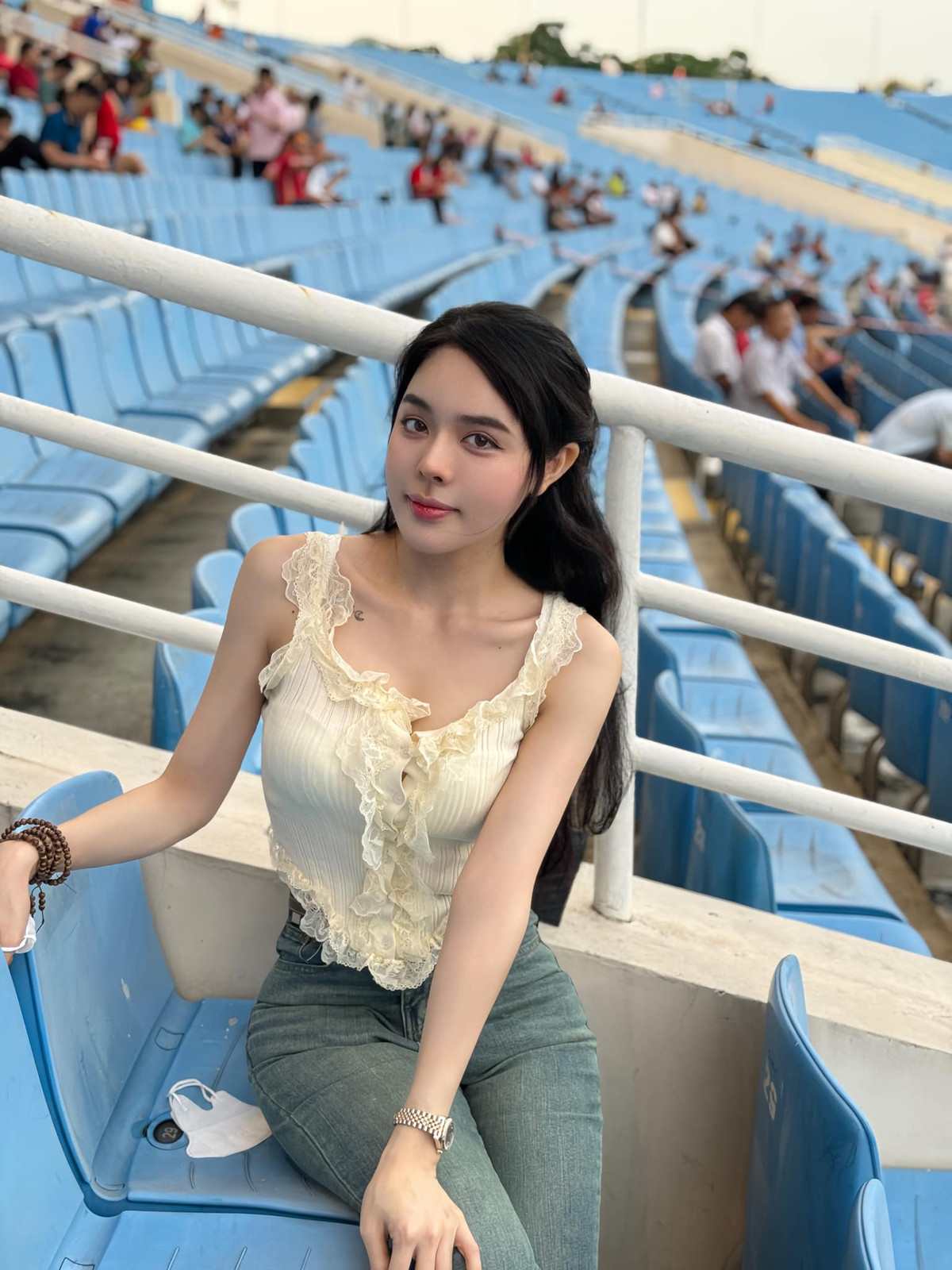 Không chỉ vậy, đường cong chữ S cũng khiến fan cô nàng "phát mê".