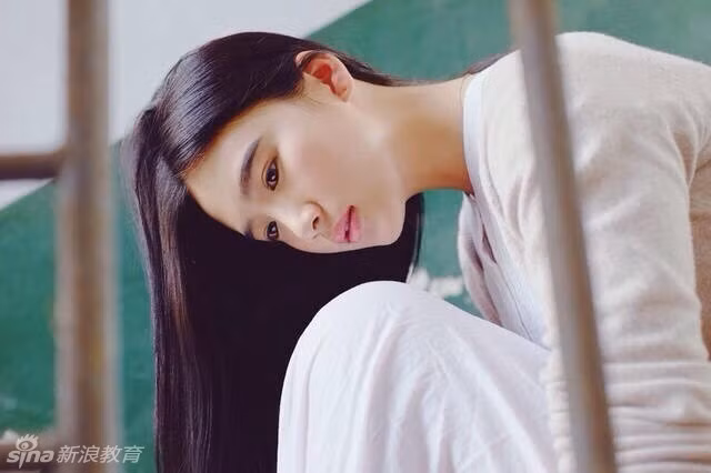 Ngoài việc học tập, Khả Nhạc có sở thích nhiếp ảnh và du lịch. Nữ sinh hàng không bình thường rất thích chụp ảnh người khác, nhưng cũng vui vẻ nhận lời khi có người khác muốn mình làm mẫu.