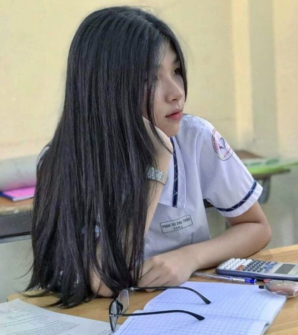 Ban đầu, Thu Thảo tìm mua những loại kem dưỡng và kem nền để khiến nước da trông trắng hơn nhưng hoàn toàn thất bại. Cô chia sẻ: "Được một thời gian thì em nhận ra mình đã sai lầm nghiêm trọng. Ham dùng kem cho nhanh trắng, toàn mỹ phẩm kém chất lượng, không rõ nguồn gốc xuất xứ nên da hư hết, xuống cấp nghiêm trọng".