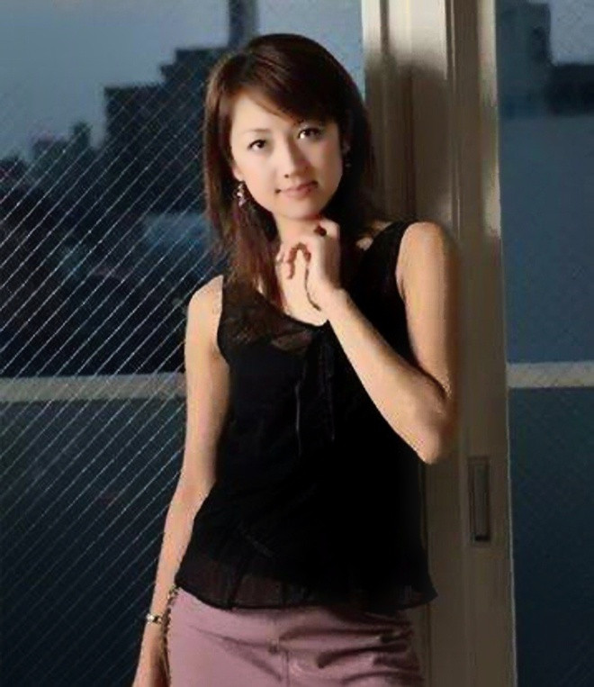 Theo truyền thông Trung Quốc, Ji Kaiting đặc biệt yêu thích siêu xe, đặc biệt là Ferrari với nhiều chiếc phiên bản giới hạn. Cô sở hữu một chiếc LaFerrari - mẫu xe chỉ có 499 chiếc trên thế giới.