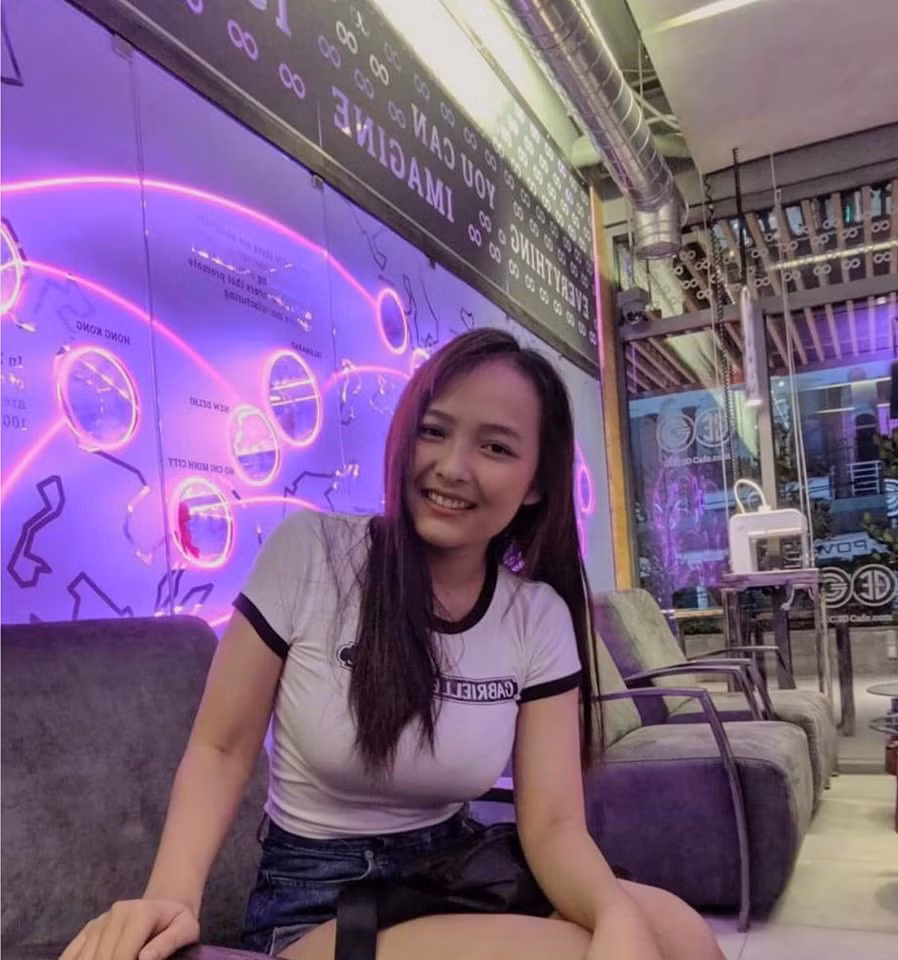 Bản thân Uyên cũng tự tin hơn khi giao tiếp và làm việc.