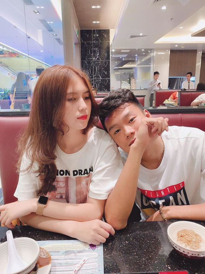 Năm 2018, Thành Chung bị chấn thương không thể tham dự ASIAD, Tố Uyên đã đón người yêu về Tuyên Quang nghỉ ngơi. Cô nàng chia sẻ rất thương bạn trai và vô cùng buồn khi thấy anh như vậy.