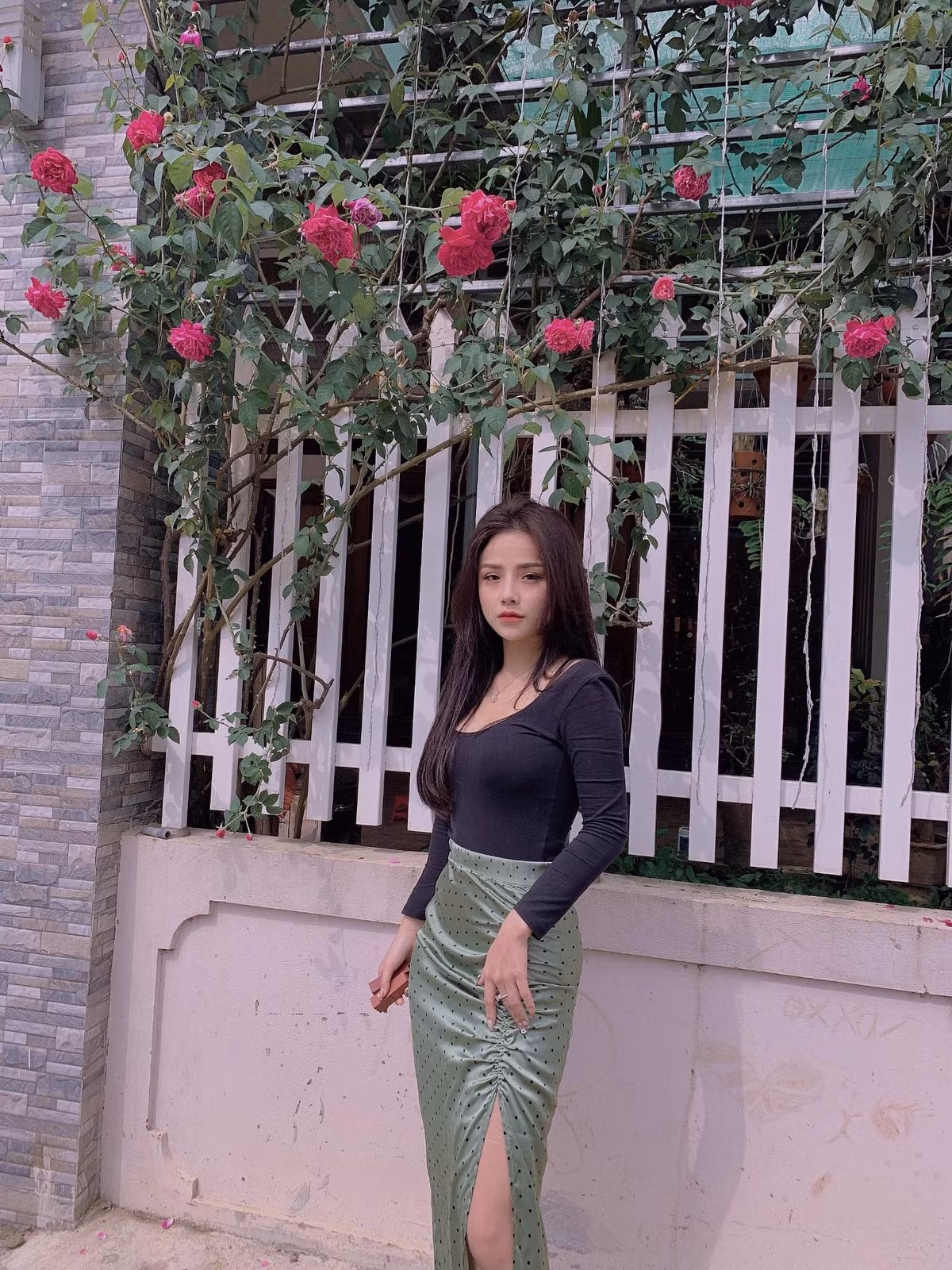 Mới đây, Thương Võ cho ra mắt sản phẩm âm nhạc đầu tay "Tìm được một nửa hóa ra lại chưa" và nhận được rất nhiều phản hồi tích cực từ phía khán giả.