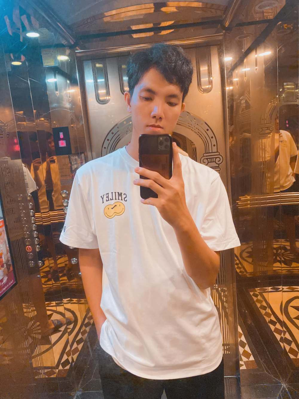 Vận động viên sinh năm 2000 không chỉ ấn tượng trên sân đấu mà ở đời thường, Bích Tuyền cũng là một cô gái vô cùng cá tính.