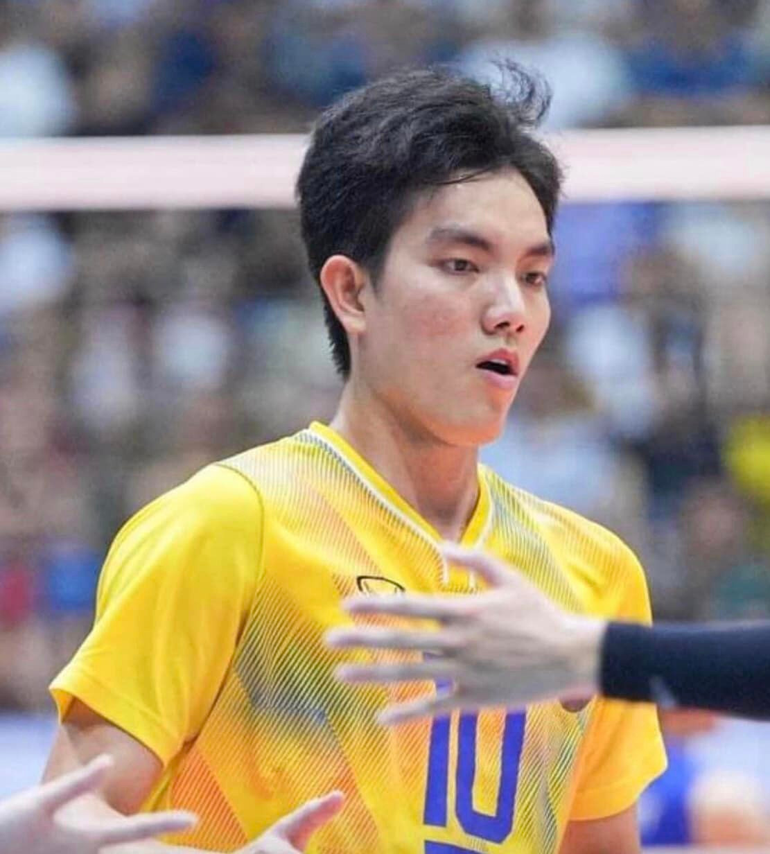 Tranh cãi nổ ra khi Prechachan Wiriyanupappong, phóng viên người Thái Lan làm việc cho Liên đoàn bóng chuyền châu Á (AVC) gọi Bích Tuyền là "đàn ông". Prechachan Wiriyanupappong sau đó đối mặt với làn sóng chỉ trích dữ dội từ các CĐV Việt Nam, đồng thời bị AVC khiến trách.