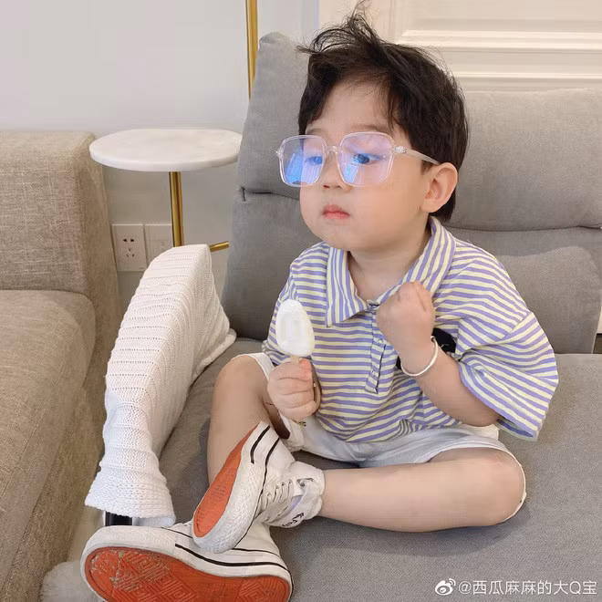 Ăn mặc style chuẩn trai Hàn với đầy đủ phụ kiện nhé.