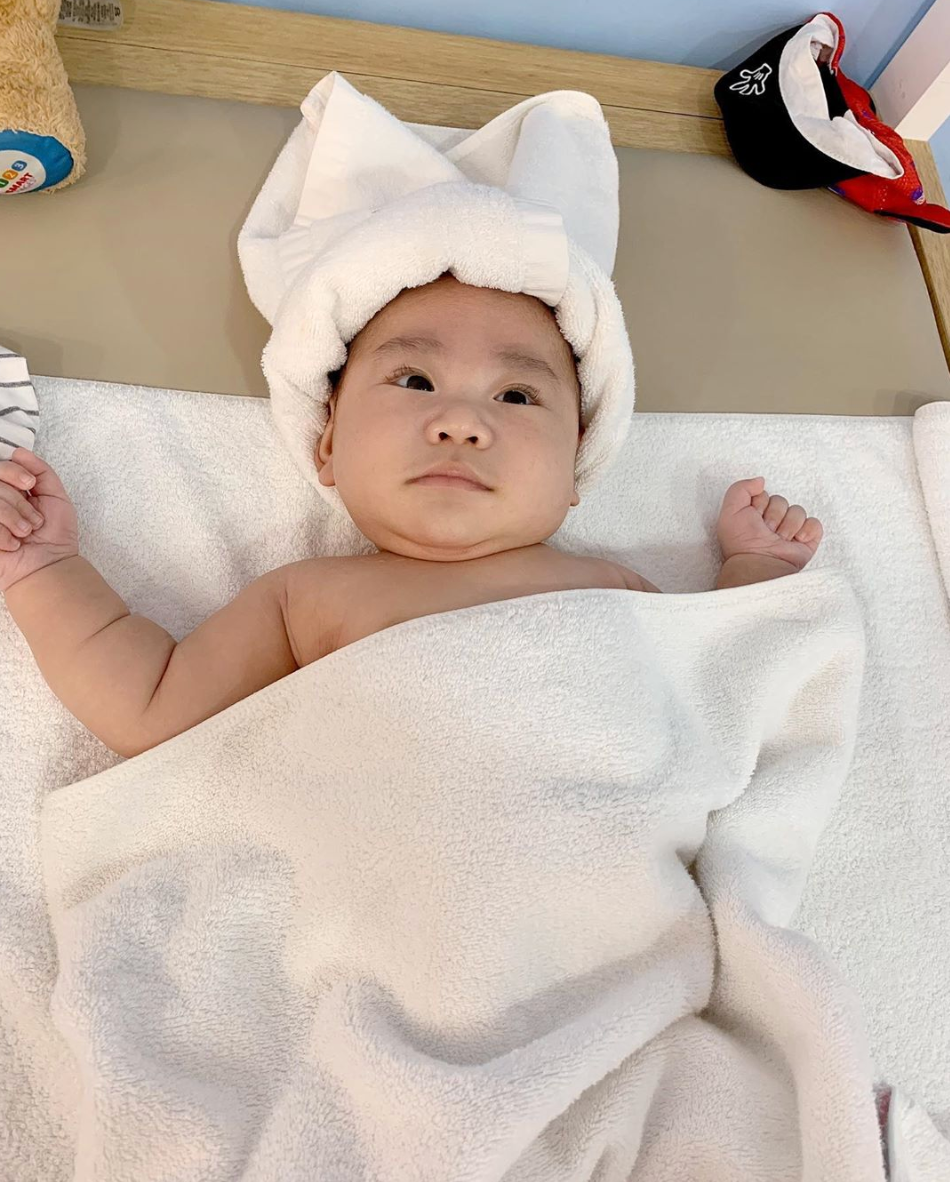 Nhím được nhận xét là giống bố và được kỳ vọng sẽ nối nghiệp sân cỏ của bác Tiến Dũng và bố Tiến Dụng.