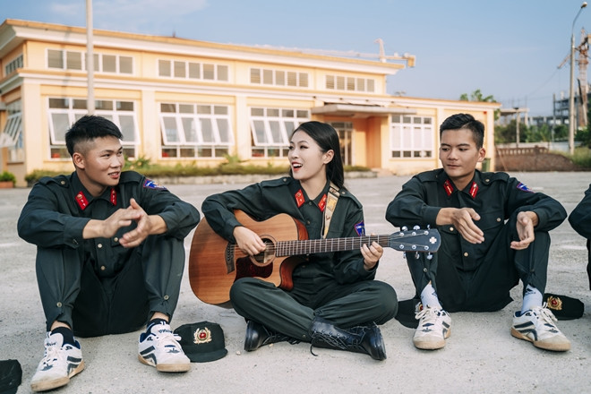 Chia sẻ về quyết định bước chân đi thi nhan sắc, Ngọc Anh chia sẻ: "Đây là lần đầu tiên mình tham gia cuộc thi nhan sắc. Ban đầu mình hào hứng nhưng cảm thấy tự ti nên chưa dám đăng ký ngay. Được sự động viên, cổ vũ của mọi người, mình đã tự tin hơn. Mình cảm ơn những lời khen ngợi mà mọi người đã ưu ái dành cho mình".