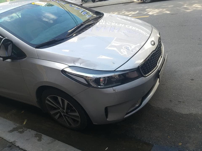 Phat hoang nguoi dan ong hung hang dung da pha hoai o to-Hinh-2