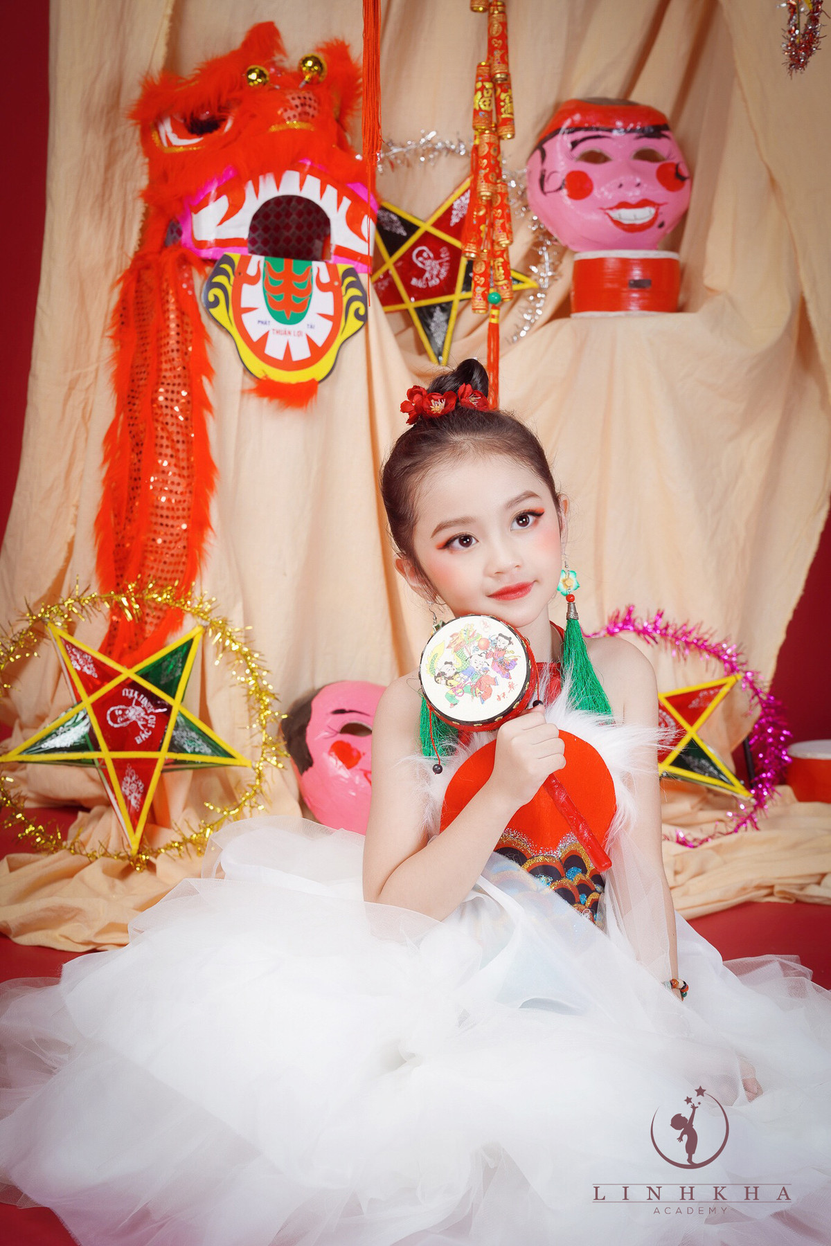 Biết đến chị Hằng, chú Cuội qua lời kể của mẹ, bởi vậy Trung thu năm nay khi được vào vai chị Hằng phiên bản nhí, cô bé lớp 1 tên Sushi rất háo hức.