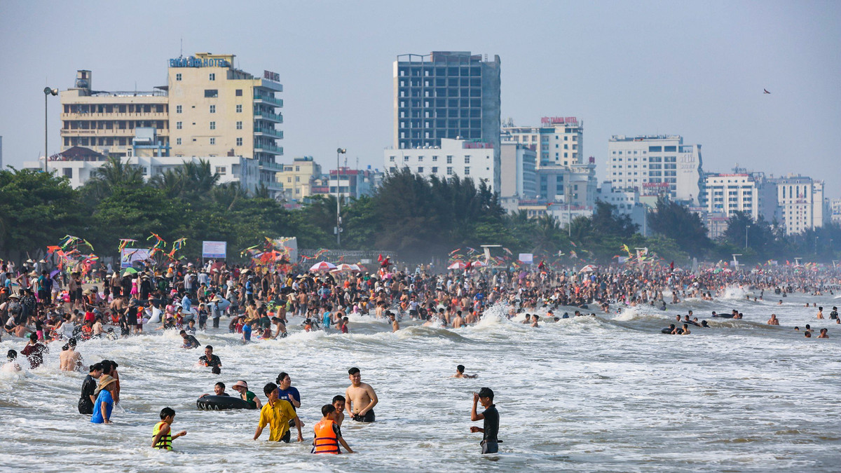 Nhìn hình ảnh này nhiều người đã bày tỏ cảm xúc: "Ôi không biết đi tắm biển thế này có mát hay không".