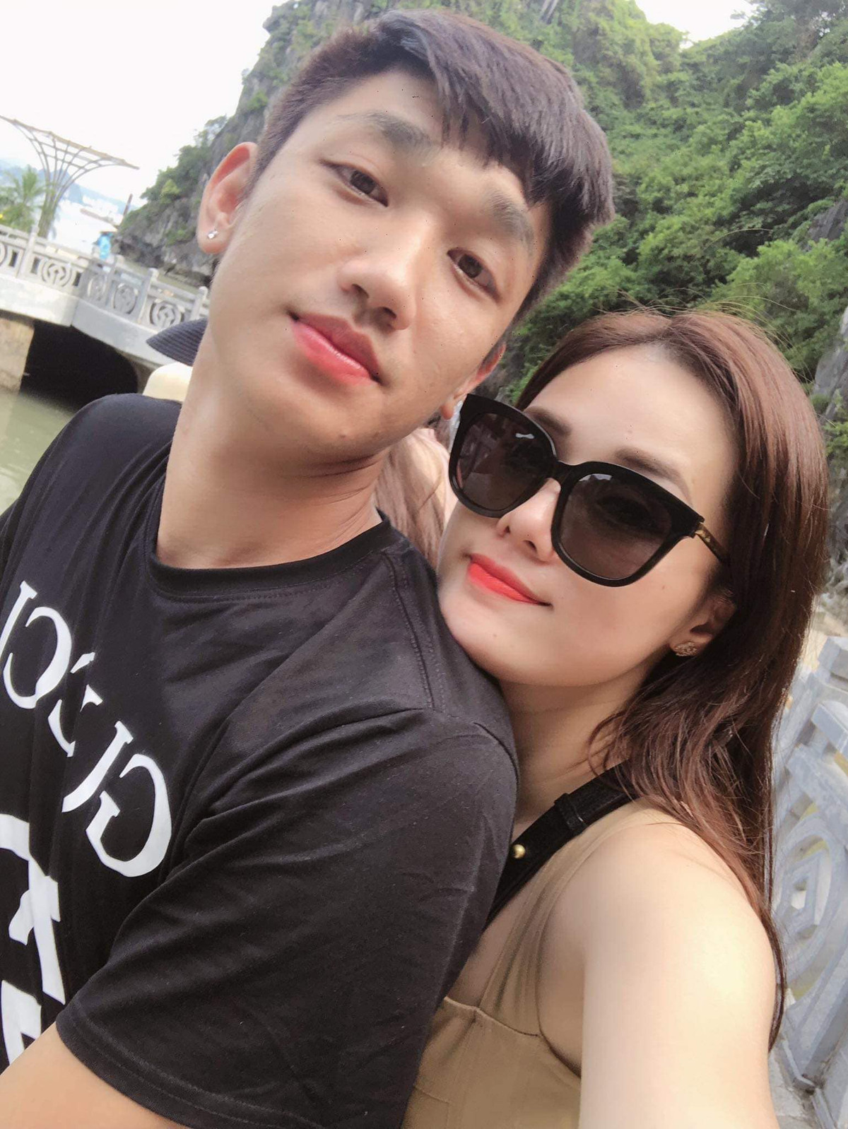 Trọng Đại và Huyền Trang công khai hẹn hò vào tháng 8/2018 khi đăng tải clip tình tứ bên nhau. Từ đó, cặp đôi thường xuyên đăng tải hình ảnh ngọt ngào trên mạng xã hội.