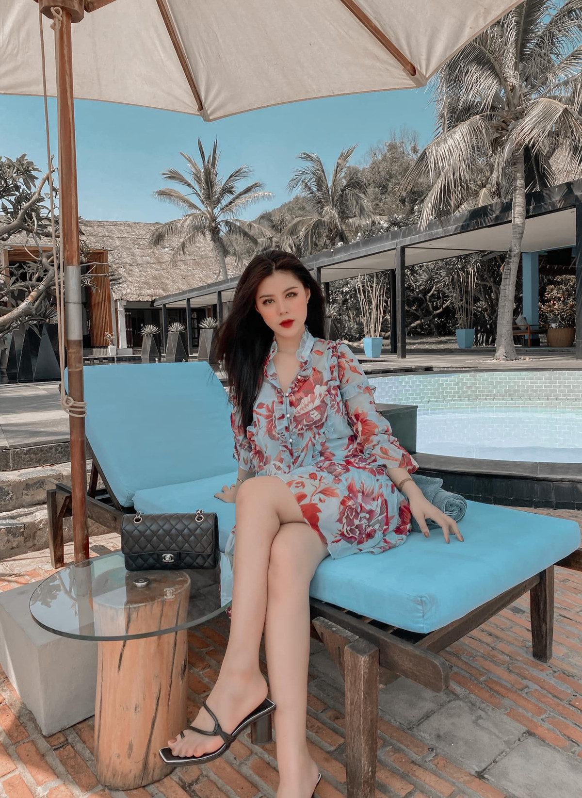 Thảo dù sở hữu dáng người nhỏ nhắn nhưng đường cong cơ thể thì không thể đùa được.