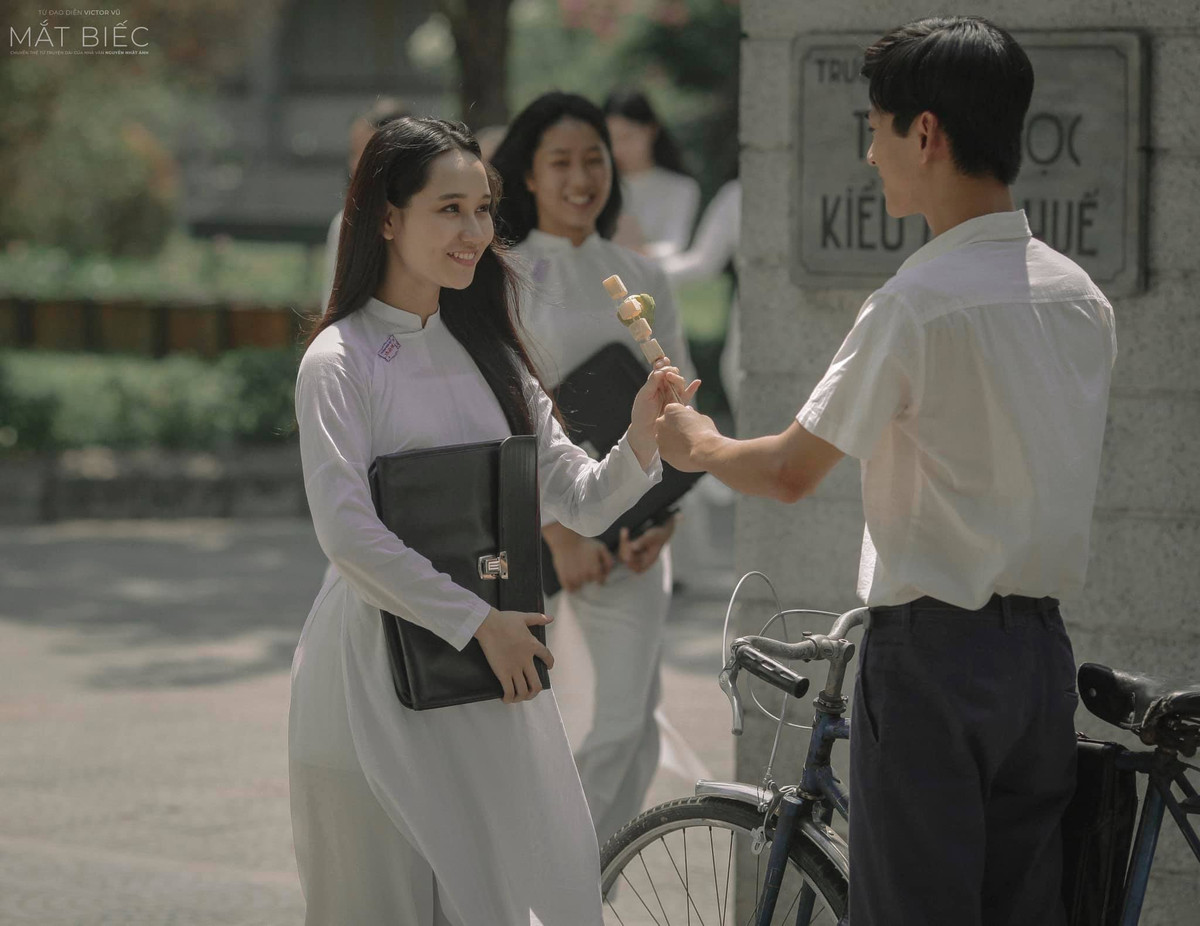 Không chỉ có vậy, Trần Nghĩa cũng được khen ngợi là có ngoại hình giống và phù hợp với Ngạn của phim "Mắt biếc" bởi khuôn mặt có phần hiền lành, nhút nhát, thư sinh và gầy gò, giản dị đúng chất đứa con của làng Đo Đo, khác hẳn so với chàng trai thành thị đào hoa Dũng.