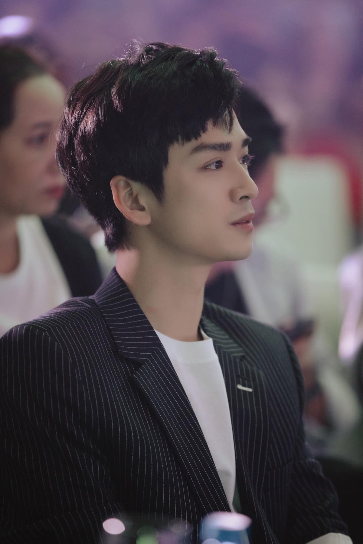 Trần Nghĩa sinh năm 1993, tốt nghiệp Đại học Sân khấu Điện ảnh Hà Nội. Trước khi trở thành nam chính phim "Mắt biếc" anh chàng từng góp mặt trong nhiều dự án phim truyền hình với các vai phụ và gây chú ý với MV "Một bước yêu vạn dặm đau" của Mr.Siro và "Đừng yêu nữa em mệt rồi" của Min.