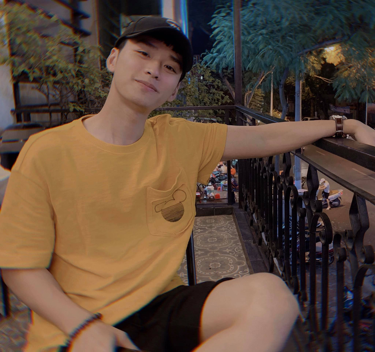 Tháng 4/2019, Trần Nghĩa bất ngờ bị bạn gái cũ là Trang Anna tố lăng nhăng, cặp kè với nhiều cô gái để vụ lợi vật chất. Thậm chí hot girl gốc Hải Phòng không ngần ngại dùng những lời lẽ nặng nề và tuyên bố cho nam diễn viên khỏi đi đóng phim.