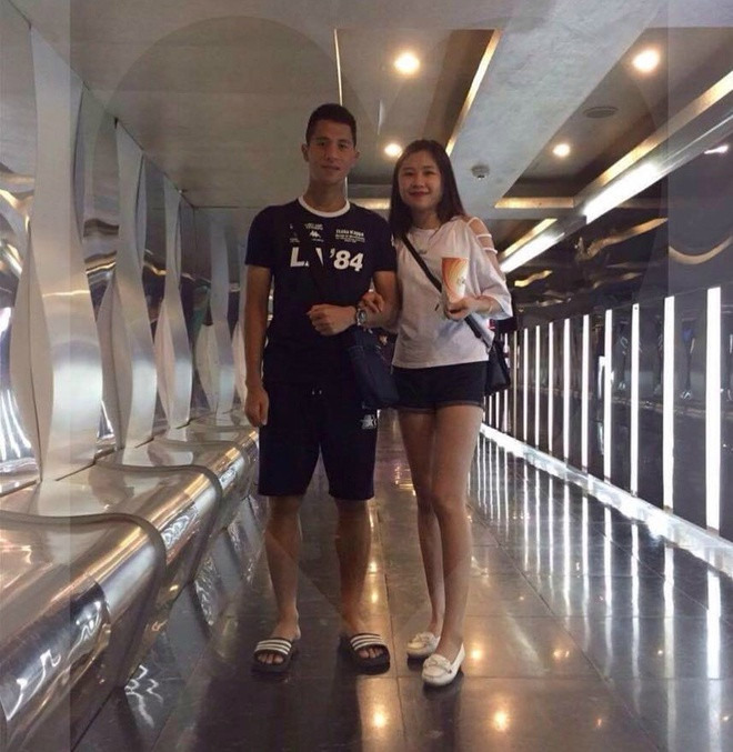 Hiện tại, Đình Trọng đang có mối tình đã kéo dài được 6 năm. Bạn gái chàng trung vệ sinh năm 1995, có nick name là Trang "Heo".