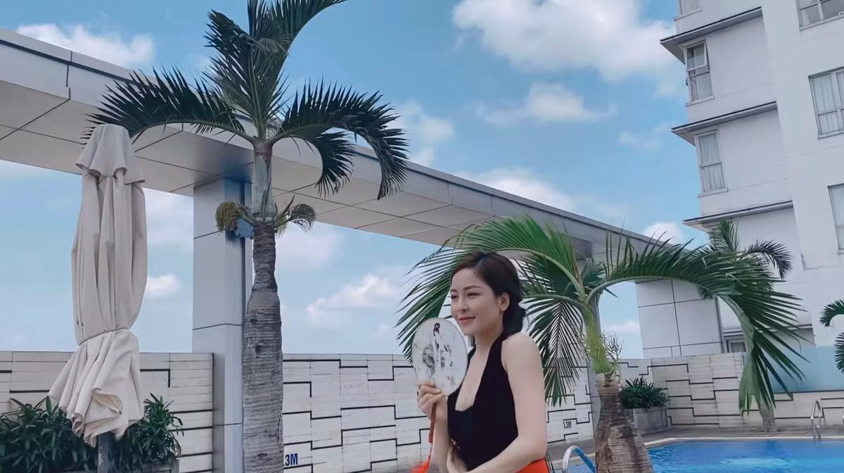 Cách đây vài hôm, Trâm Anh cũng từng đăng tải clip múa đương đại trên nền nhạc Trung Quốc. Những động tác uyển chuyển, mềm mại của cô nàng nhận được nhiều lời khen ngợi.