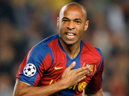 Thierry Henry (New York Red Bull): Năm 2003, Henry về nhì sau Pavel Nedved trong cuộc đua giành QBV. 3 năm sau, Henry một lần nữa lại vô duyên khi xếp thứ 3, sau Fabio Cannavaro (nhất) và Gianluigi Buffon (nhì). Chân sút có biệt danh “Đứa con của thần gió” thực tế xứng đáng nhận được vinh dự này sau một sự nghiệp lẫy lừng trong màu áo Arsenal. 