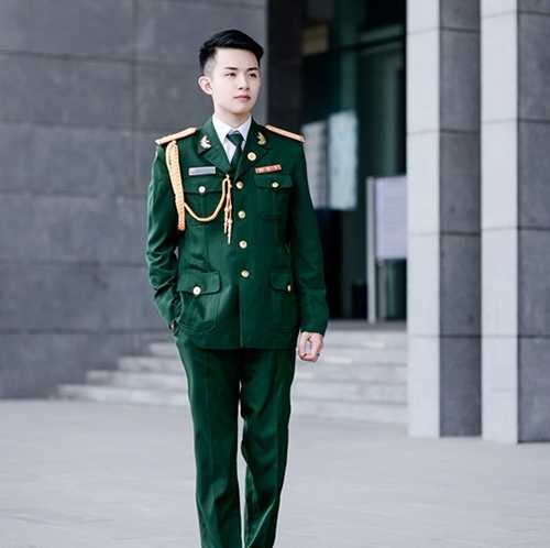 Bảo Hoàng đến từ thành phố Vinh, Nghệ An và thời điểm đó, anh đang là sinh viên năm thứ 2, hệ Trung cấp Thanh nhạc, Đại học Văn hoá Nghệ thuật Quân đội.