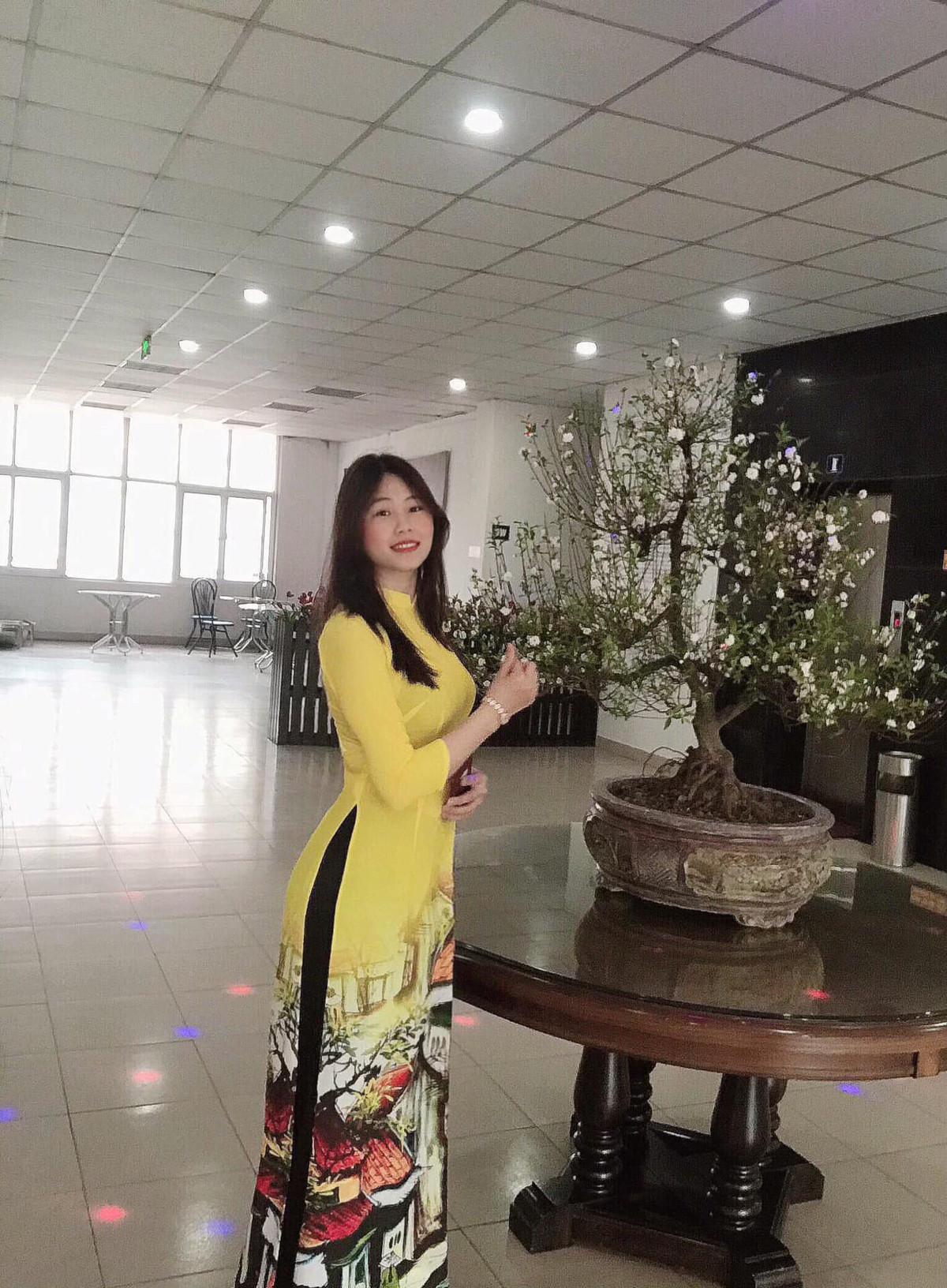 Tình yêu của hậu vệ Đình Trọng và bạn gái kín đáo và êm ả. Người hâm mộ nhiều lần bày tỏ mong muốn cặp đôi sớm về chung một nhà.