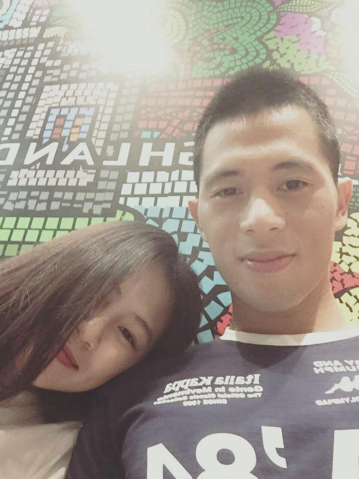 Trang Heo chỉ đăng tải hình ảnh xung quanh cuộc sống cá nhân, ngoài ra chưa từng chia sẻ về công việc, tình yêu hay sở thích. Cô cũng không đăng bài quảng cáo, PR như các nàng WAGs khác.